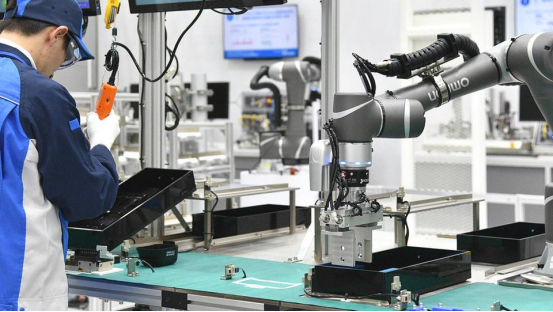 Robot Kolaboratif (Cobot)